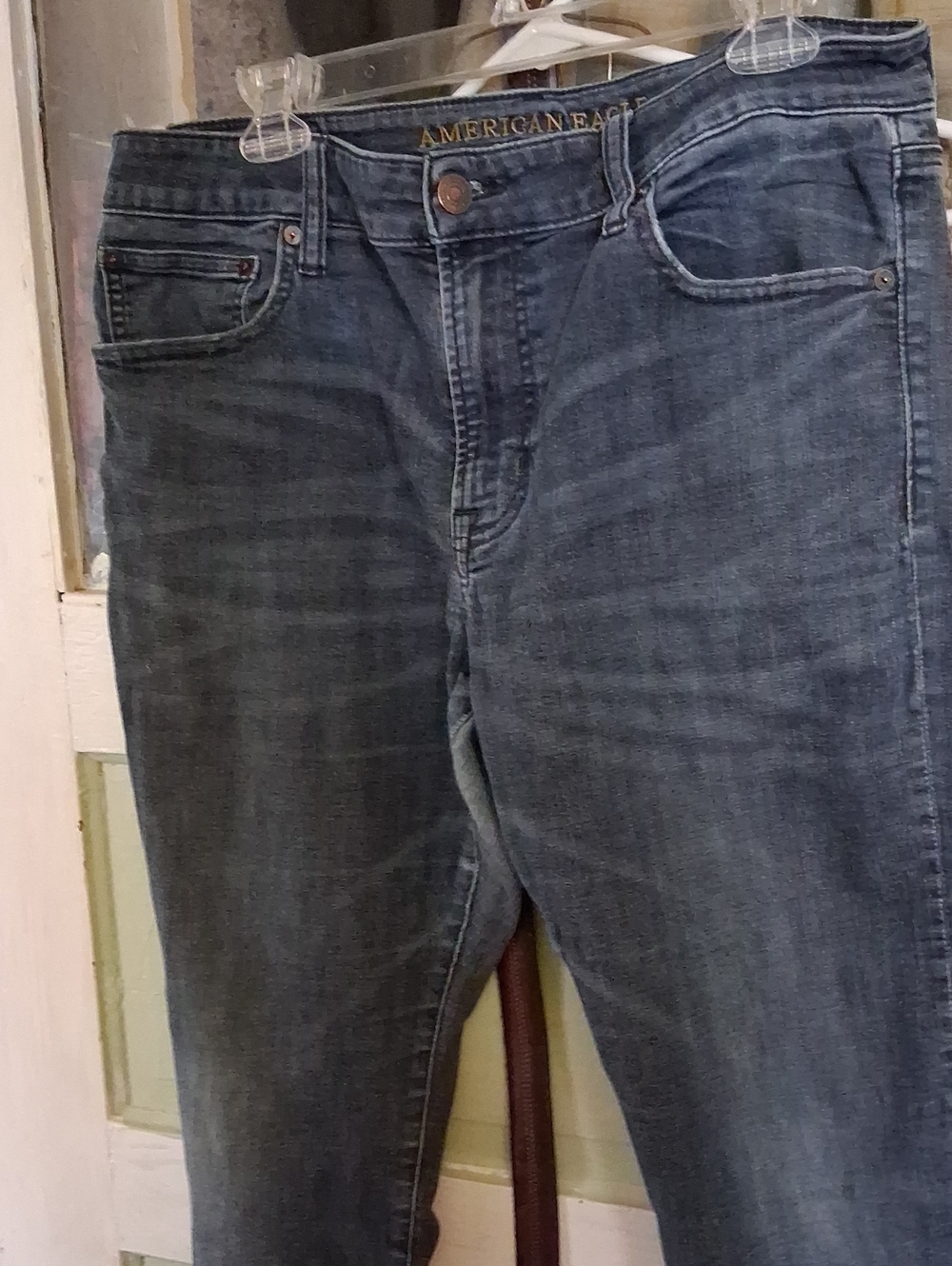 American Eagle Outfitters Men’s Blue Jeans - Classic Mid Wash